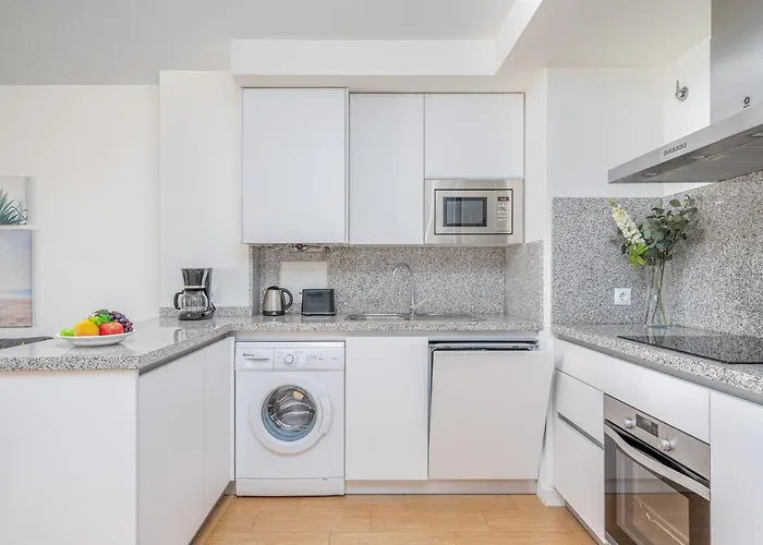 Couples Getaway By Costarentals - Ref 155 Apartman *