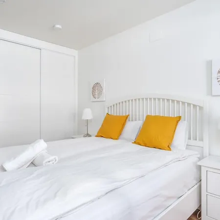 Couples Getaway By Costarentals - Ref 155